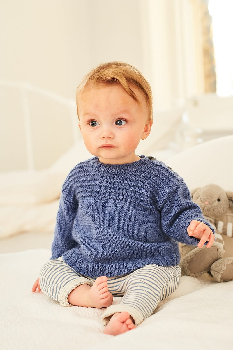 Stylecraft Wondersoft DK Knitting Pattern #8117 – Cardigan, Hat & Mittens Set Pattern (Printed)