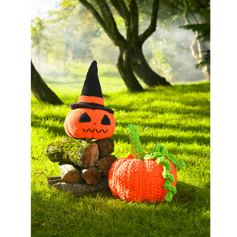 James C Brett Flutterby Chunky Crochet Pattern JB952 Pumpkin Delta